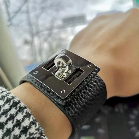 Wide Black Leather Cuff Turn Lock Silver Hardware - Picture 4 of 8